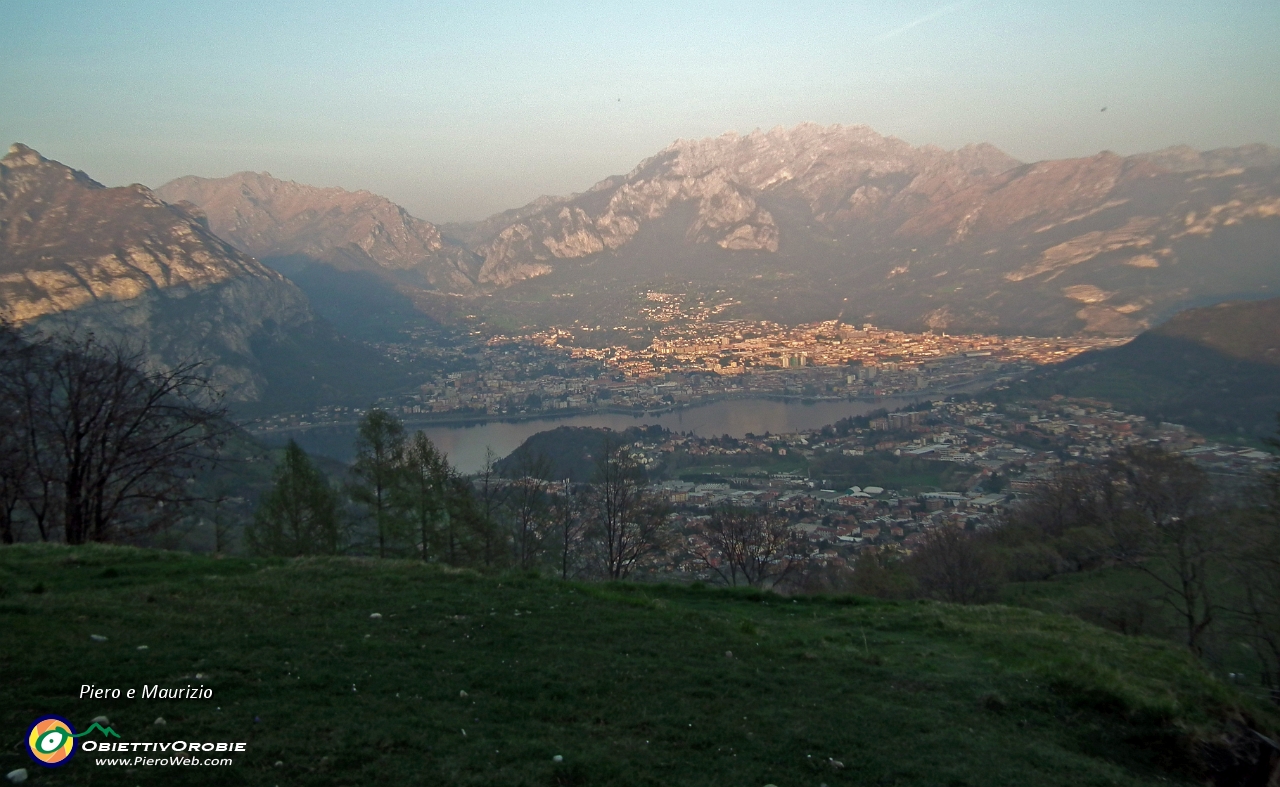 95 tramonto su Lecco e il Resegone....JPG